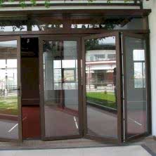 Ahşap Şık Akordeon Kapı