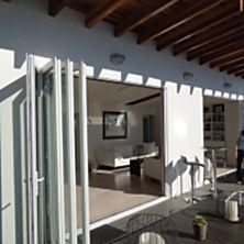 Villa Tipi, Beyaz Şık Akordeon Kapı