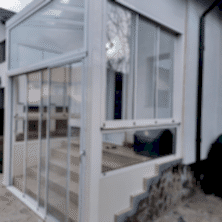 Şık Görünümlü Ve Sabit Camlı Sürme Cam Uygulamaları