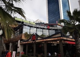 Pentru Black Cafe, Wind Breaker